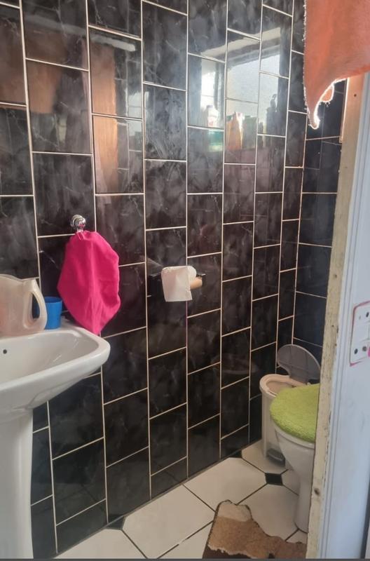 3 Bedroom Property for Sale in Goodwood Central Western Cape